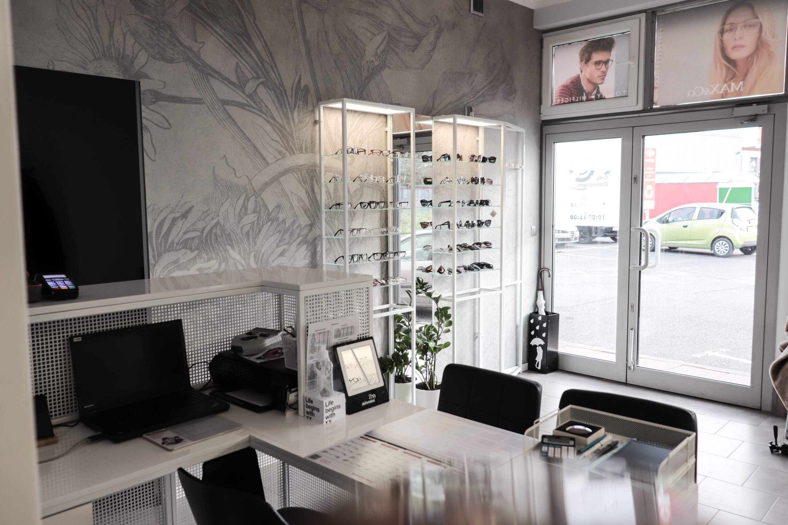 Zdjęcie z salonu optycznego